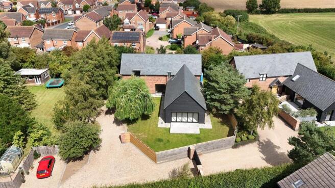 4 bed Detached for sale Image 9