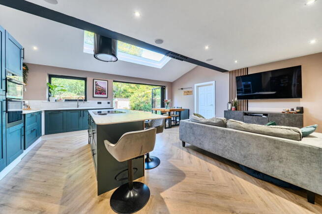 Crofters Meadow, Lychpit, Basingstoke RG24 8RX photo 2