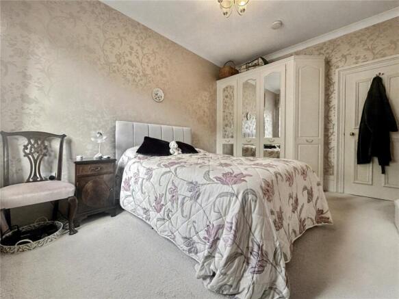 2 bed Apartment for sale Image 6