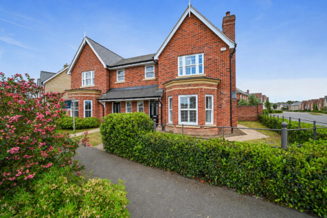 The Avenue, Lawford Green