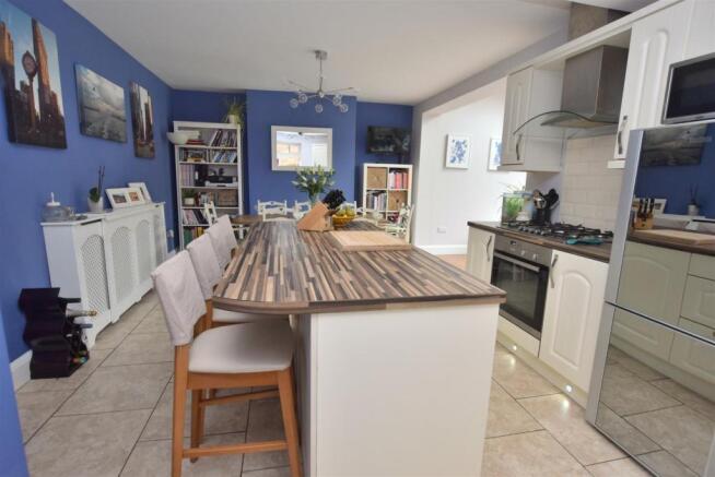 Superb Extended Open Plan Living Kitchen