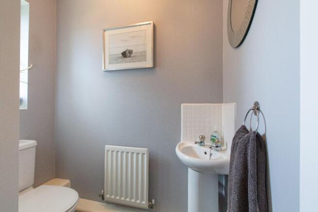 4 bed Link Detached House for sale Image 12
