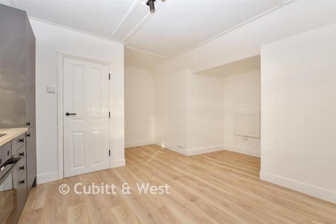 Kitchen/ Living Room