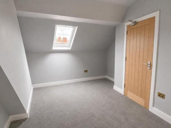 6 bed House to rent Image 7