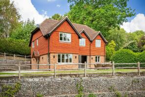 Little Shalford, Square Drive, Kingsley Green, Haslemere GU27 3LW