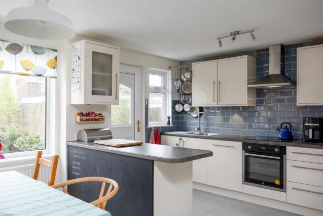 10A_Keble_Park_Crescent_9.jpg