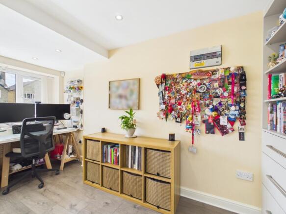 4 bed Detached for sale Image 10