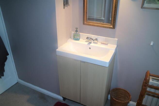 BATHROOM/WC