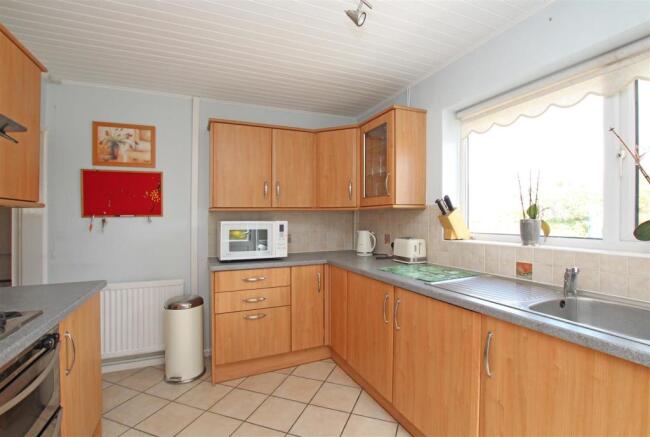 23BC - Kitchen 3.jpg