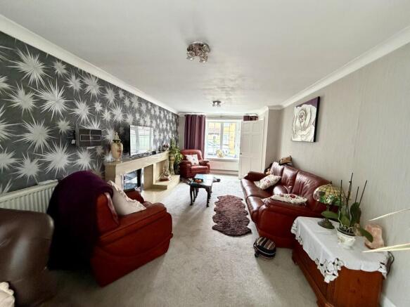 4 bed Detached for sale Image 6