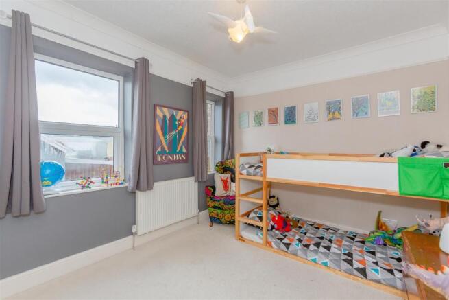 8427392-interior06.jpg