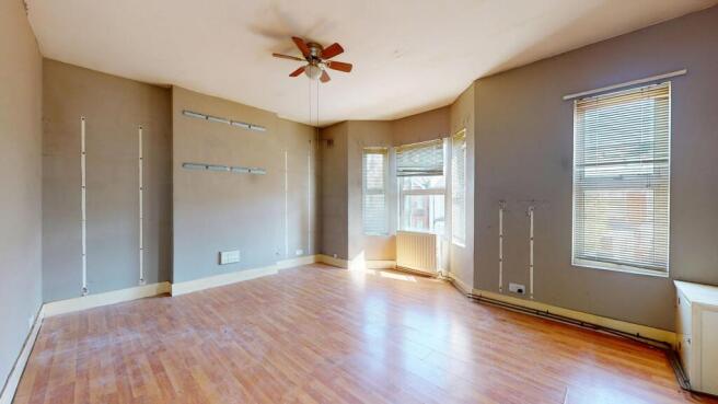 Flat 2, 10 Whitestile Road, Brentford, TW8 9NJ