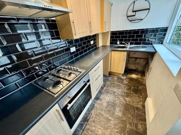 3 bed Terraced for sale Image 5