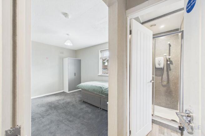 Room 2 and ensuite