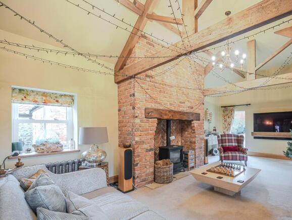 5 bed Detached for sale Image 4