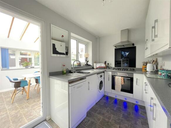 Kitchen (1).jpeg