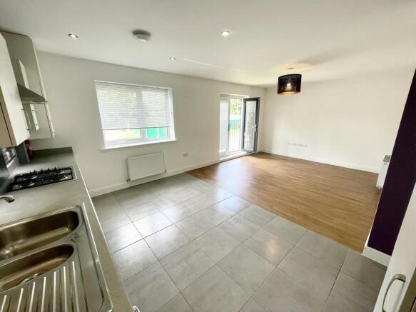 flat advert photo th