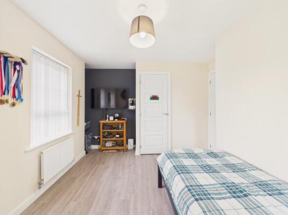 3 bed Semi-Detached for sale Image 9