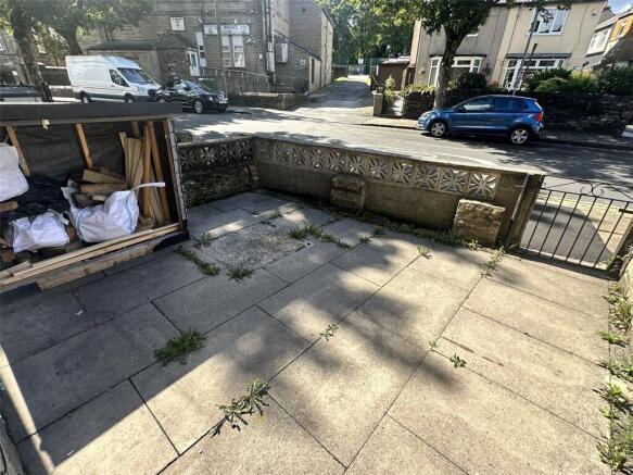 3 bed Terraced to rent Image 12