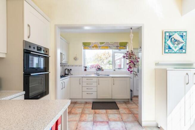 KITCHEN-6.jpg