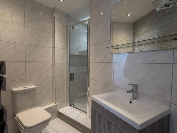 2 bed Flat to rent Image 7