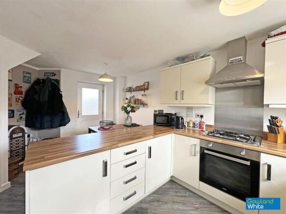 3 bed Semi-Detached for sale Image 5