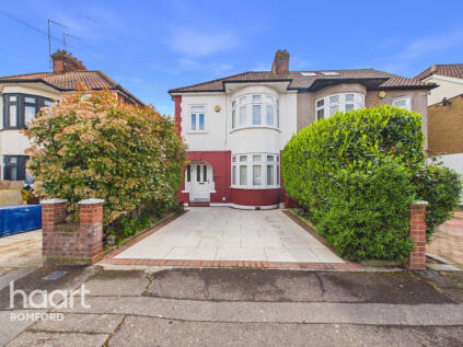 Norwood Avenue, Romford