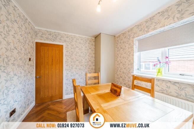3 bed Semi-Detached Bungalow for sale Image 8