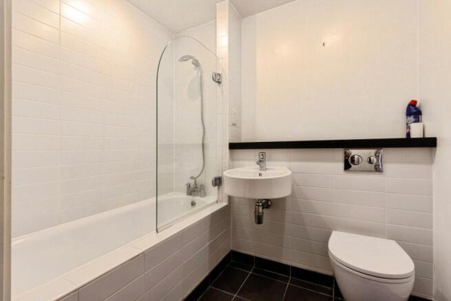 2 bed Flat for sale Image 10