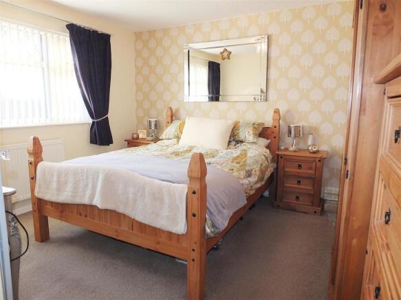 Bedroom 1.jpg