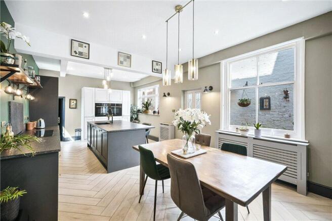 Kitchen/Dining Area