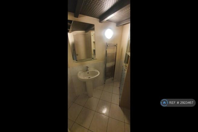 1 bed Flat to rent Image 8