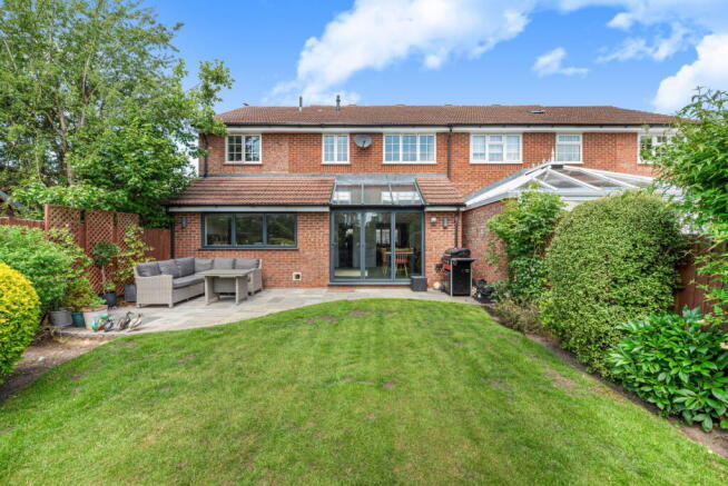 Woodside, West Horsley, Surrey, KT24 6NA photo 2