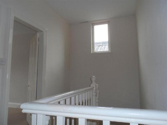 FIRST FLOOR LANDING