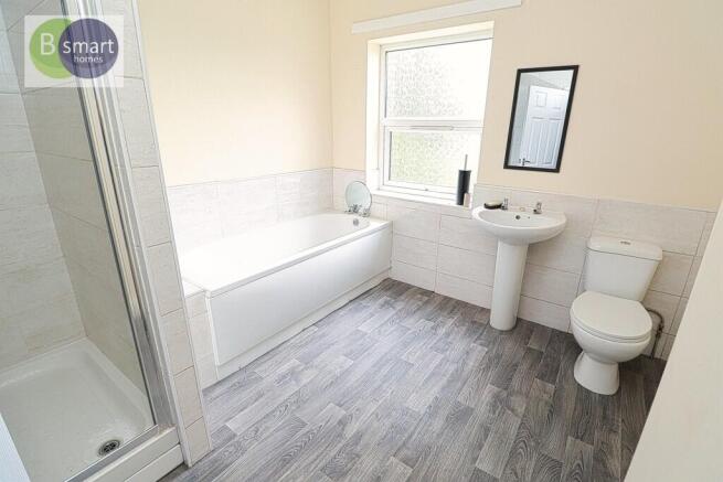 2 bed Terraced to rent Image 7