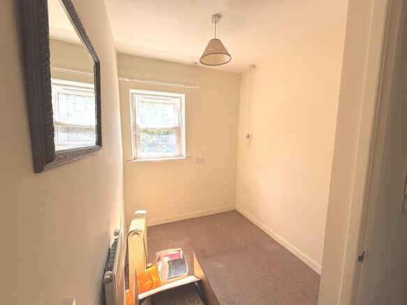2 bed Flat for sale Image 9