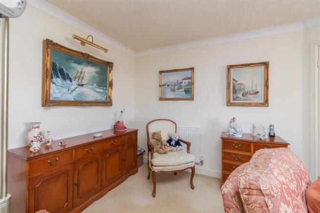 Bay Crescent 16-Sitting Room C.jpg