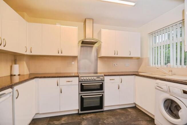 3 bed Semi-Detached for sale Image 8