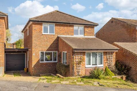 Gage Close, Crawley Down, RH10