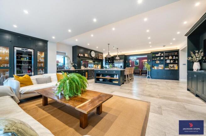 Kitchen Family Room