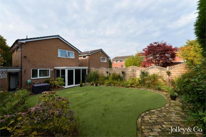 Rear Garden / Eleva