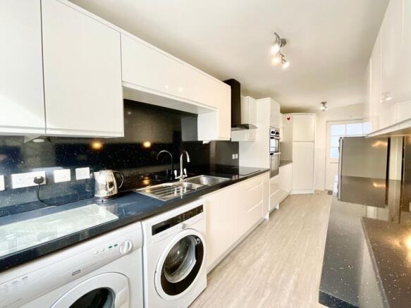 Willow Road, Stone, ST15 photo 2