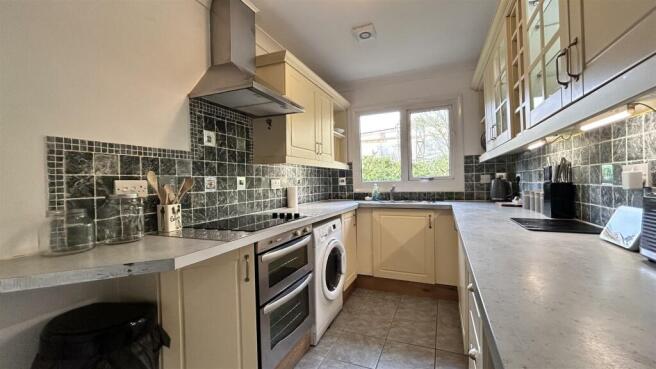 Kitchen 2.jpg