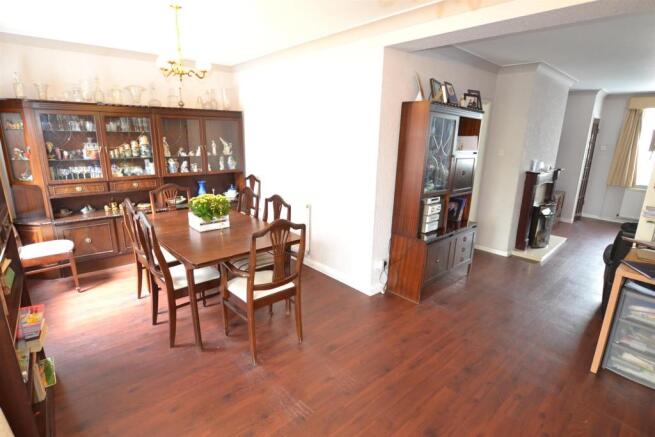 FAMILY DINING ROOM