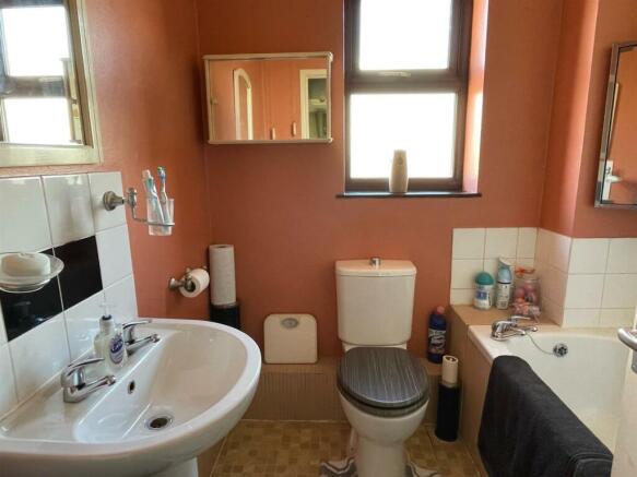 Bathroom.jpg
