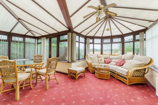 4 bed Detached for sale Image 12