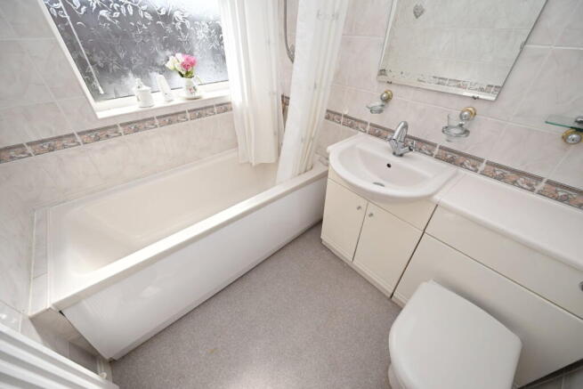 3 bed Semi-Detached for sale Image 12