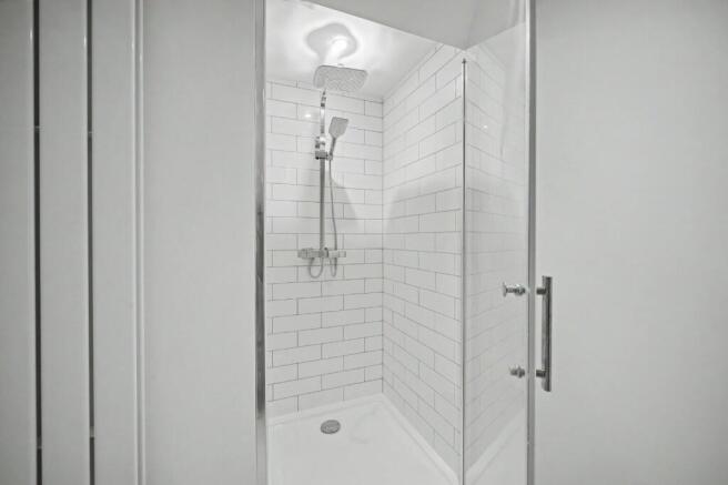 2 bed Apartment for sale Image 11