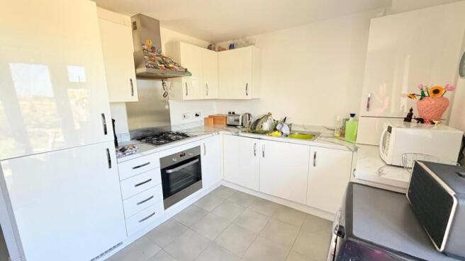 3 bed Semi-Detached for sale Image 4