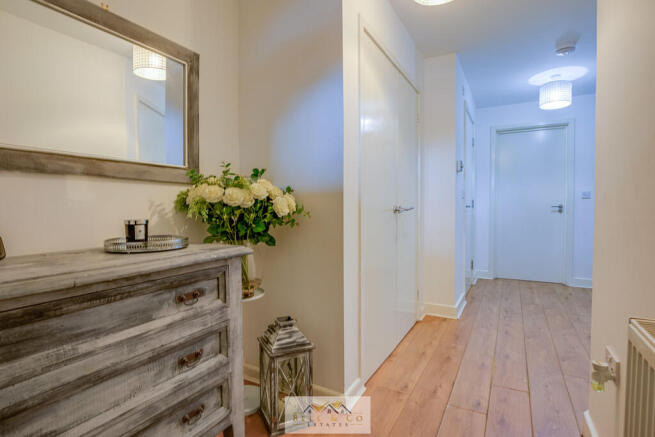 4 bed Town House for sale Image 5